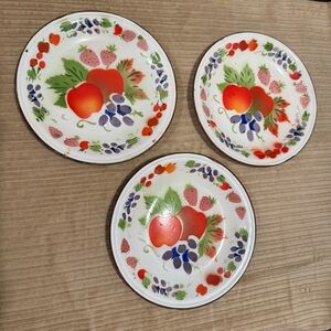 Vintage Enamel Fruit Plates Colorful Fun And Unique Set Of 3 7.5 Inch Diameter